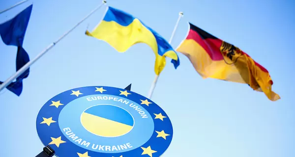 Закордон співчуває та економить: що чекає українських біженців у Європі у 2024 році