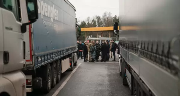 В Польше сообщили о подозрении фермеру, вывесившему плакат с пророссийскими лозунгами