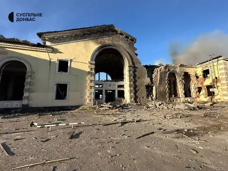 Вночі РФ вдарила ракетами по Костянтинівці: пошкоджені вокзал, храм та десятки будинків