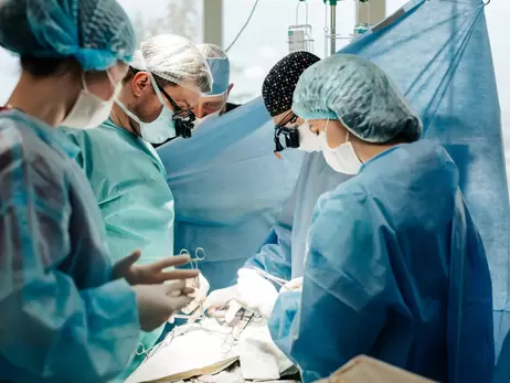 В Украине впервые удалили злокачественную опухоль сердца, вытащив его из грудной клетки