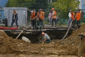 Из-за масштабной аварии горожане сидят без воды уже вторые сутки 