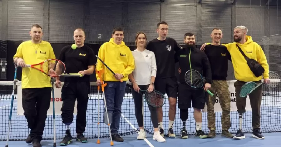 Свитолина и Стаховский сыграли в теннис с пациентами реабилитационного центра 