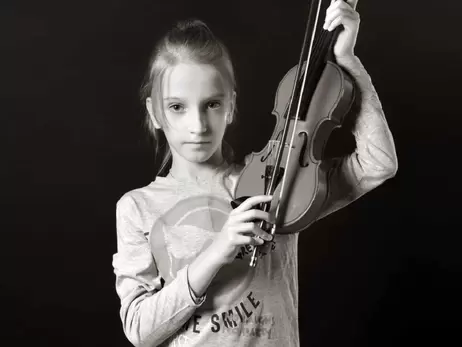 В элитном лицее Ивано-Франковска школьники устроили буллинг шестикласнику из-за игры на скрипке