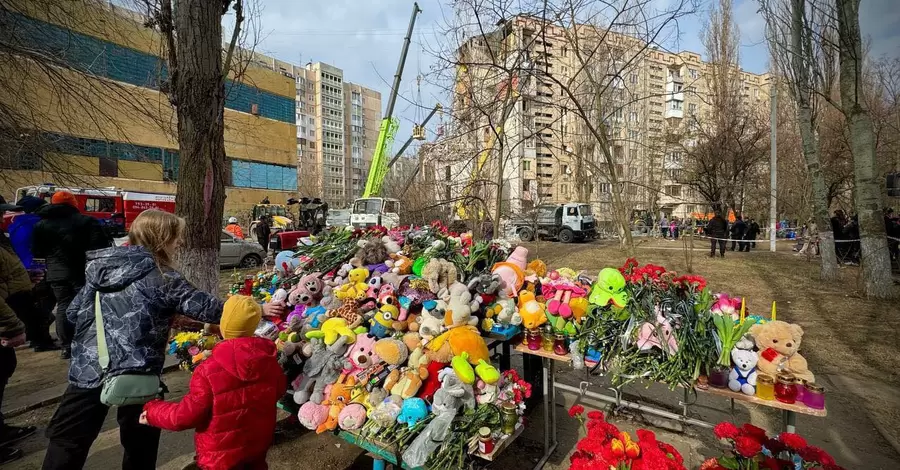 Кількість постраждалих від удару РФ по дев'ятиповерхівці в Одесі зросла до 20 людей