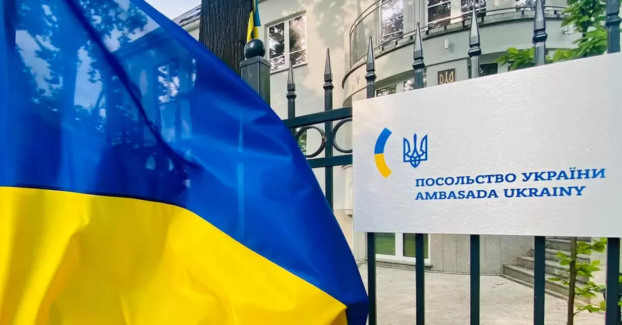 В українському посольстві спростували напад поляків на машини для ЗСУ