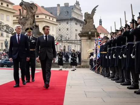 Президент Чехії припустив відправлення військових до України