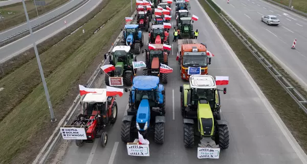 Польские фермеры полностью перекрыли движение грузовиков из Украины на четырех направлениях