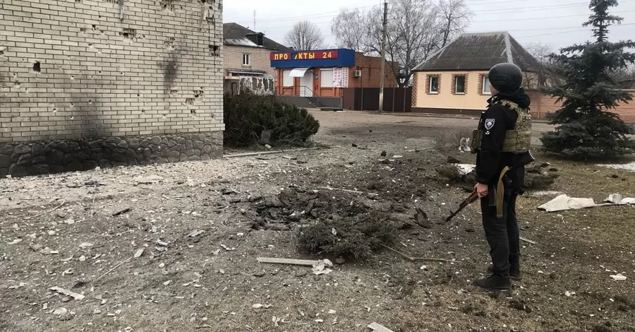 Війська РФ скинули авіабомбу на Вовчанськ - під завалами будинку можуть бути люди 