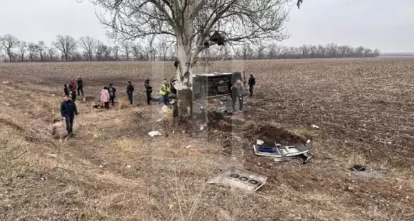 В Днепропетровской области перевернулась маршрутка, есть жертвы и пострадавшие