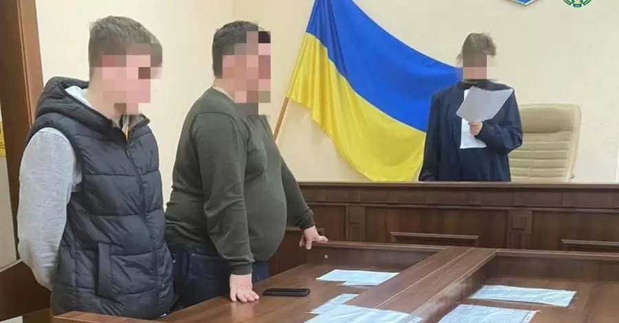 В Україні затримали 11 чоловіків, які підпалювали житло на замовлення