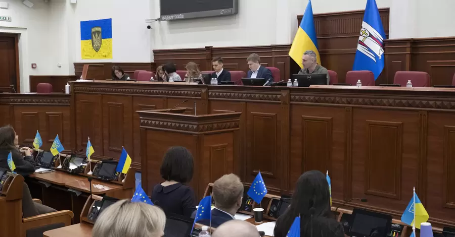 В Киевсовете станет на двух депутатов меньше – слагают полномочия представители фракции «Удар»