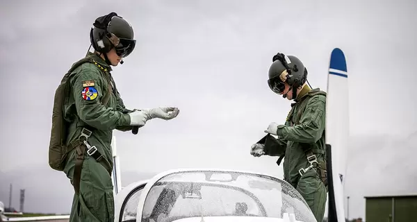 Первые десять украинских пилотов закончили обучение в Великобритании, чтобы летать на F-16