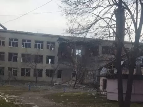 Россия сбросила две авиабомбы на школу в Сумской области