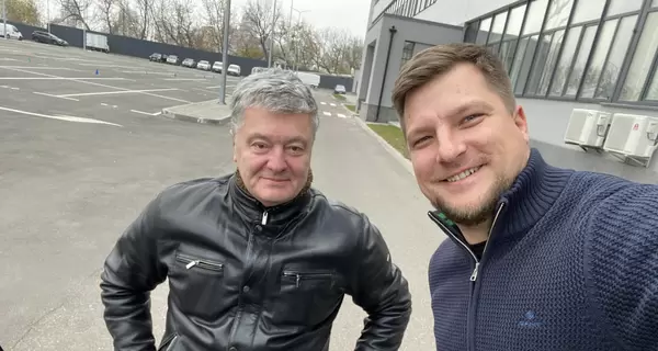 Порошенко продемонстрировал в TikTok, как катается на мотоцикле, и рассказал, что украинцы «многое о нем не знают»