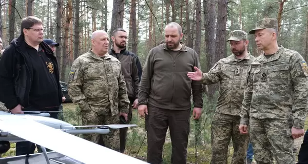 Сырскому и Умерову показали новейшие украинские разработки – дроны и роботизированные комплексы