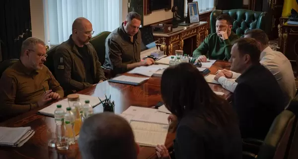  Зеленский провел совещание по ситуации в Харькове и поддержке его жителей