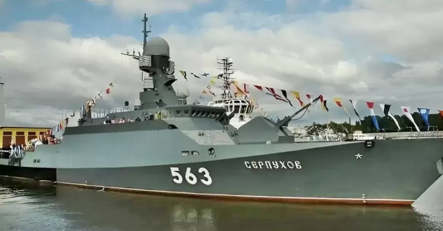 Українська розвідка підтвердила пожежу на російському військовому кораблі 