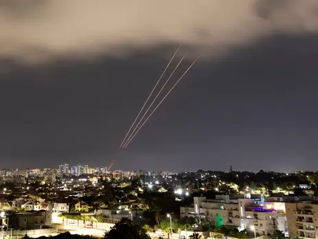 Ночью Иран выпустил по Израилю более 300 ракет и дронов, атака длилась более пяти часов.