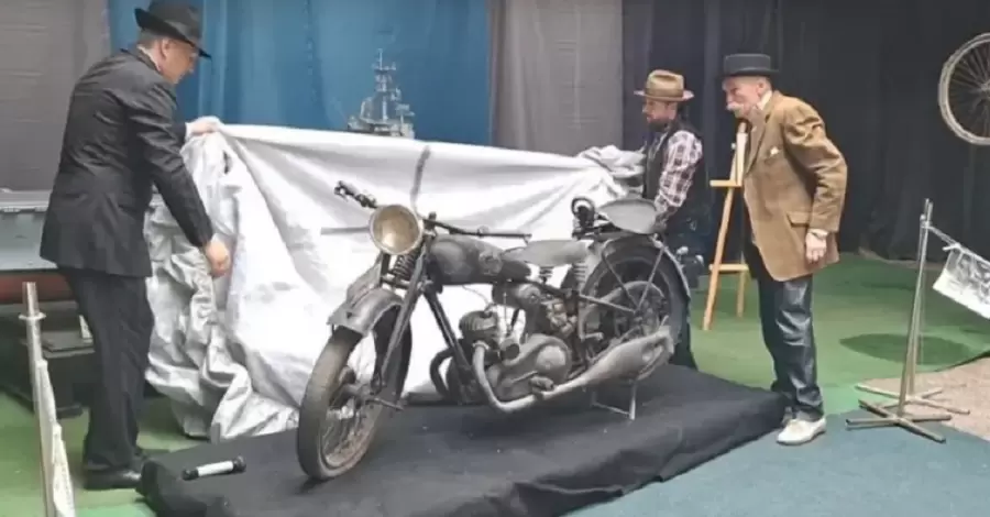 На Львівщині знайшли рідкісний німецький мотоцикл, який пролежав у землі понад 80 років