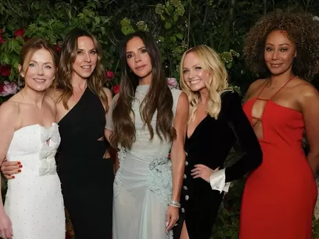Spice Girls в полном составе воссоединились на праздновании 50-летия Виктории Бекхэм