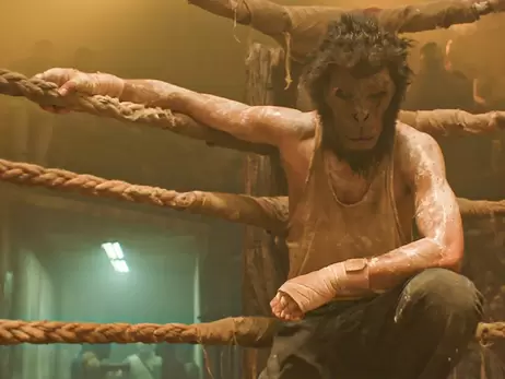 Кудлата мавпа проти індійської влади: за що хвалять і критикують фільм «Манкімен»