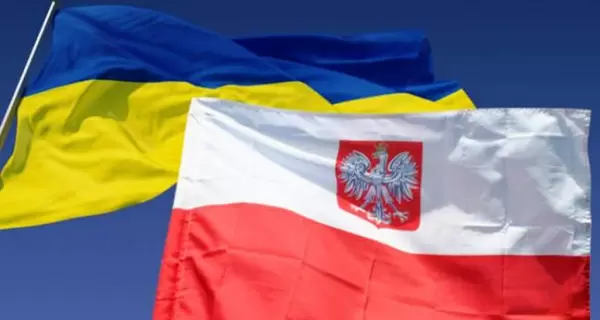 Польша обещает предоставить временную защиту украинским беженцам без паспорта