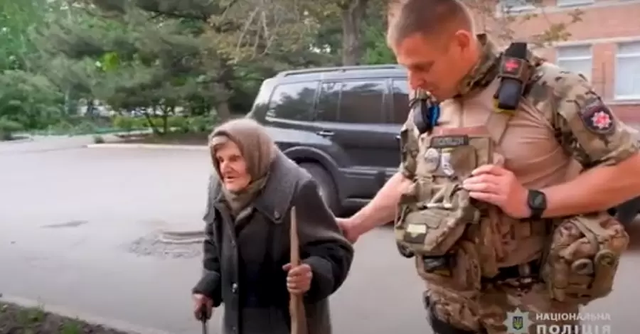 Для 98-летней женщины, которая пешком вышла из оккупированной части Очеретино, купят дом 