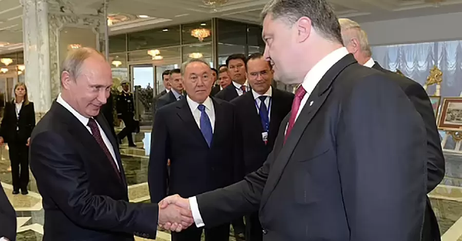Через загравання Порошенка Путін сприйняв Україну легкою здобиччю і напав, - експерт про річницю «Жму руку, обіймаю!»