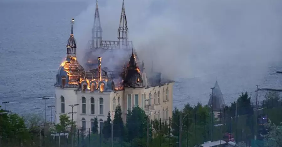Чем известен сгоревший дом-замок в Одессе: 