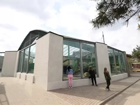 В Подольском зоопарке для хищников-переселенцев построили бомбоубежище