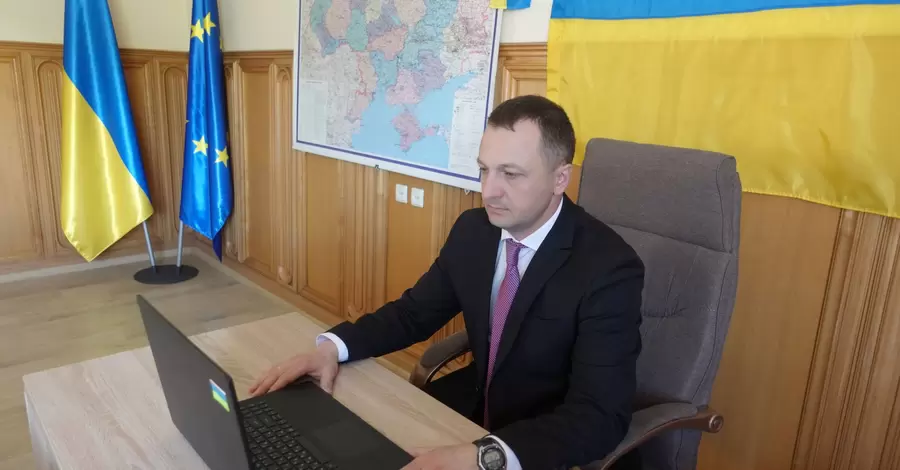 Языковой омбудсмен призвал перейти от "ласковой" к "наступательной украинизации"