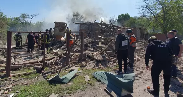 Россия нанесла удар по Харькову авиабомбой, погибла женщина