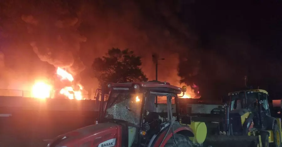 Після Луганська нафтобаза спалахнула в Ровеньках на окупованій частині області