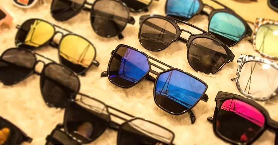 Выбираем солнцезащитные очки: степень защиты, цвет и пластик или стекло