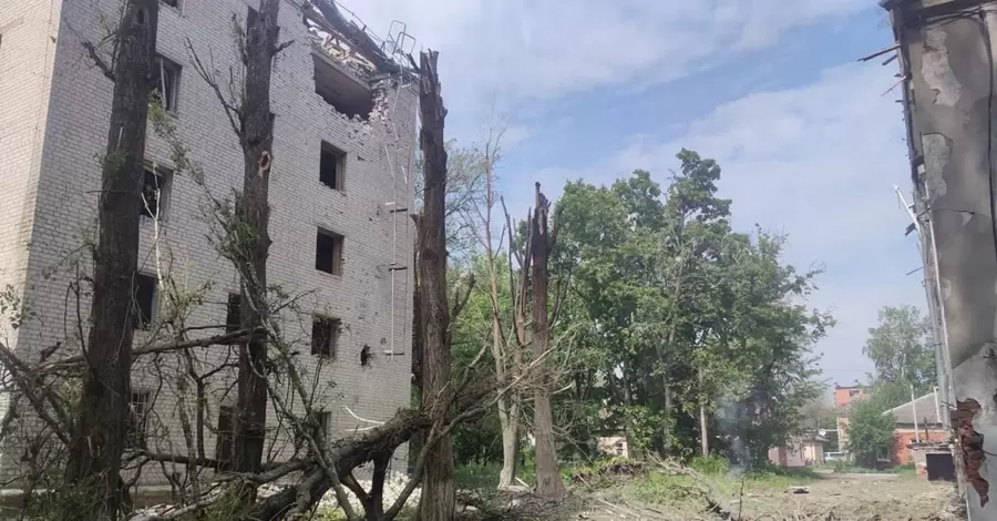 Росіяни знову вдарили по житлових будинках у центрі Харкова (ОНОВЛЕНО)