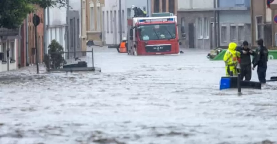 Масивні дощі спричинили на заході Німеччини повінь, яка трапляється раз на кілька десятиліть