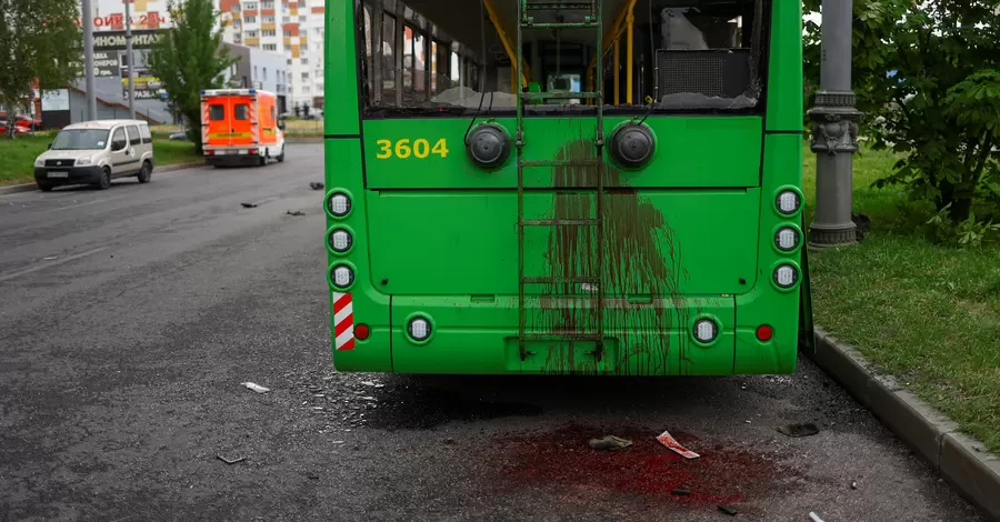 Росіяни завдали удару по Харкову, водію тролейбуса ампутували дві кінцівки