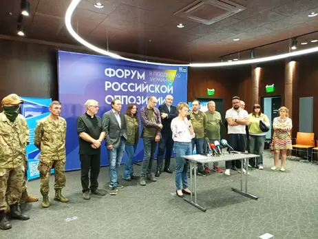 Садовый обратился в СБУ из-за Форума российской оппозиции во Львове, где выступил Подоляк