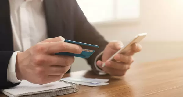 Нацбанк анонсировал ограничение переводов с карты на карту 30 операциями в месяц