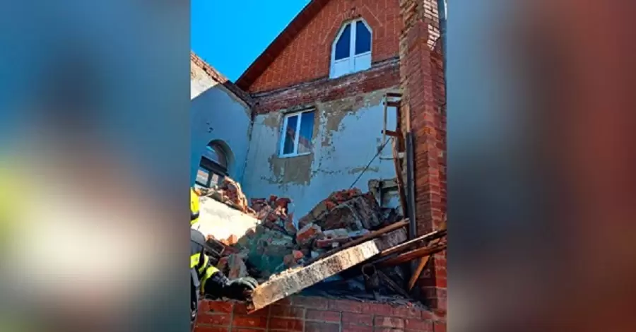 У Полтаві обвалився житловий будинок, з-під завалів дістали двох юнаків