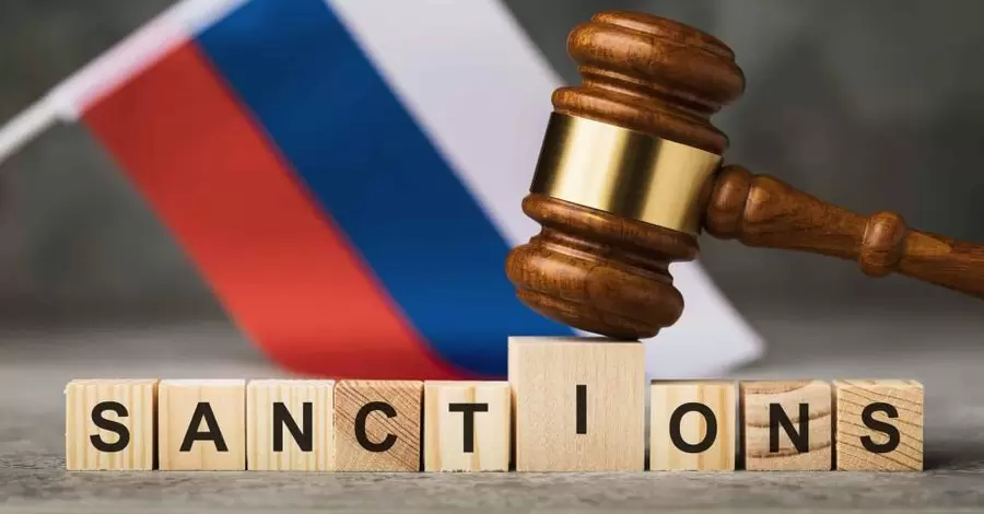 ЕС ввел санкции против трех компаний и Медведчука