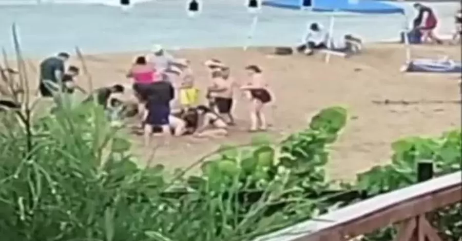 В Пуэрто-Рико молния ударила в детей на пляже