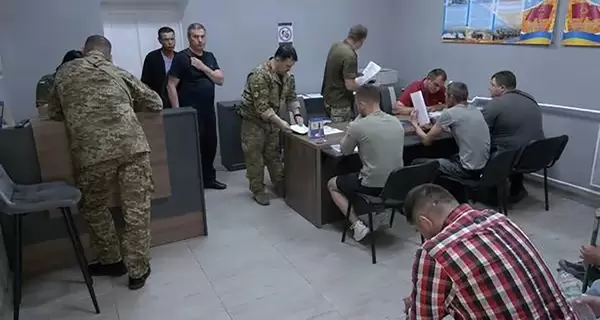 Новини мобілізації: повістки 17-річним та оновлення даних тричі на рік