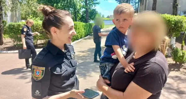 Спустя сутки на Одесчине нашли двухлетнего мальчика в 5 километрах от дома