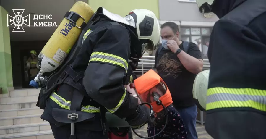 В Киеве загорелась многоэтажка - есть пострадавшие, спасли троих детей и восемь взрослых