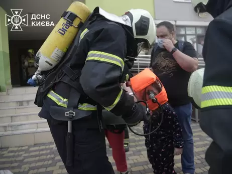 В Киеве загорелась многоэтажка - есть пострадавшие, спасли троих детей и восемь взрослых