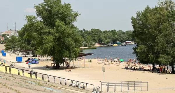 В Киеве проверяют качество воды в водоемах, но открывать пляжный сезон не будут
