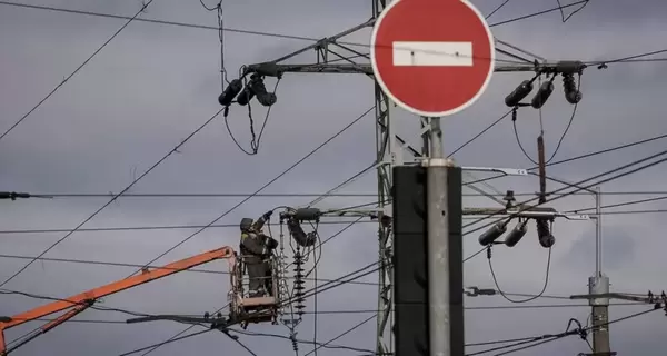 В Україні ввели екстрені відключення світла – ситуація в енергосистемі важка