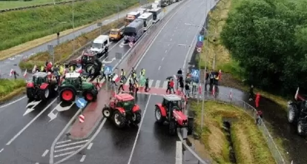 Польские фермеры впервые за два месяца заблокировали движение грузовиков в пункте пропуска «Рава-Русская – Гребенное»