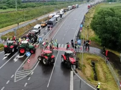 Польские фермеры впервые за два месяца заблокировали движение грузовиков в пункте пропуска «Рава-Русская – Гребенное»